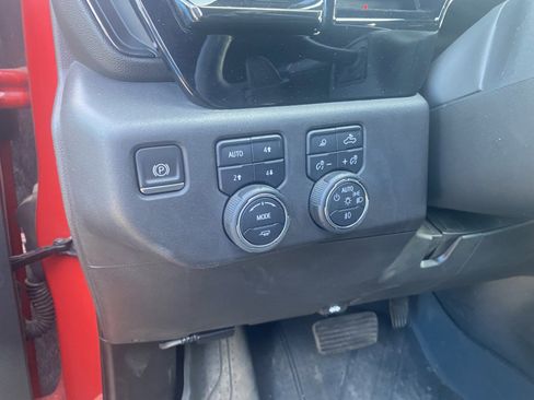 Used 2022 Chevrolet Silverado 1500 ZR2 image 15