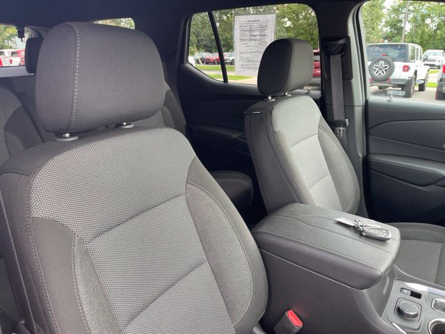 Used 2023 Chevrolet Traverse LT FWD image 34