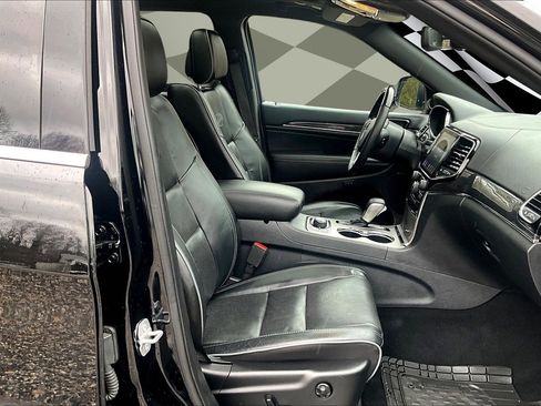 Used 2019 Jeep Grand Cherokee Overland image 7