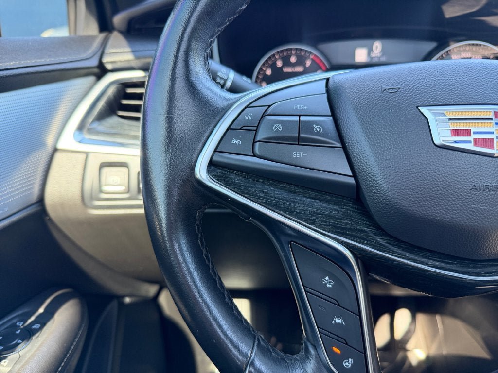 Used 2023 Cadillac XT5 Premium Luxury AWD/4WD image 16