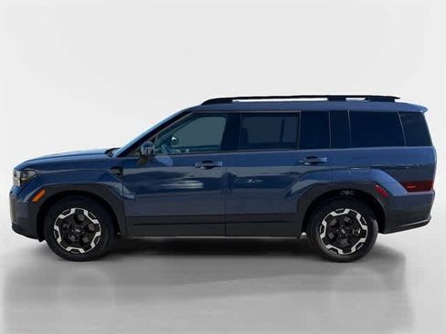 Used 2025 Hyundai Santa Fe SEL image 2