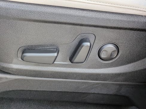 Certified 2022 Kia Telluride EX w/ EX Premium Package image 18