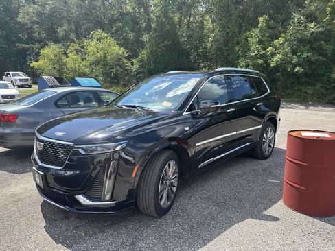 Used 2022 Cadillac XT6 Premium Luxury w/ Platinum Package AWD/4WD image 1