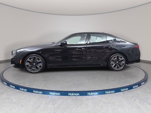 Used 2026 BMW 530i xDrive w/ M Sport Package AWD/4WD image 9