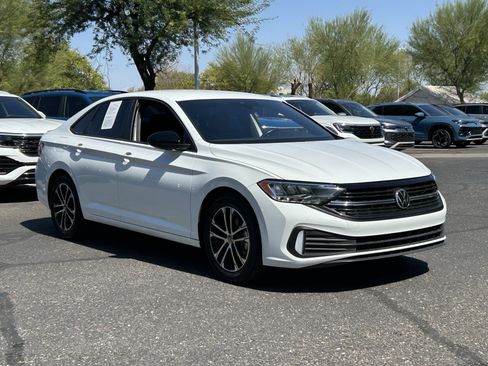 Used 2022 Volkswagen Jetta Sport FWD image 6
