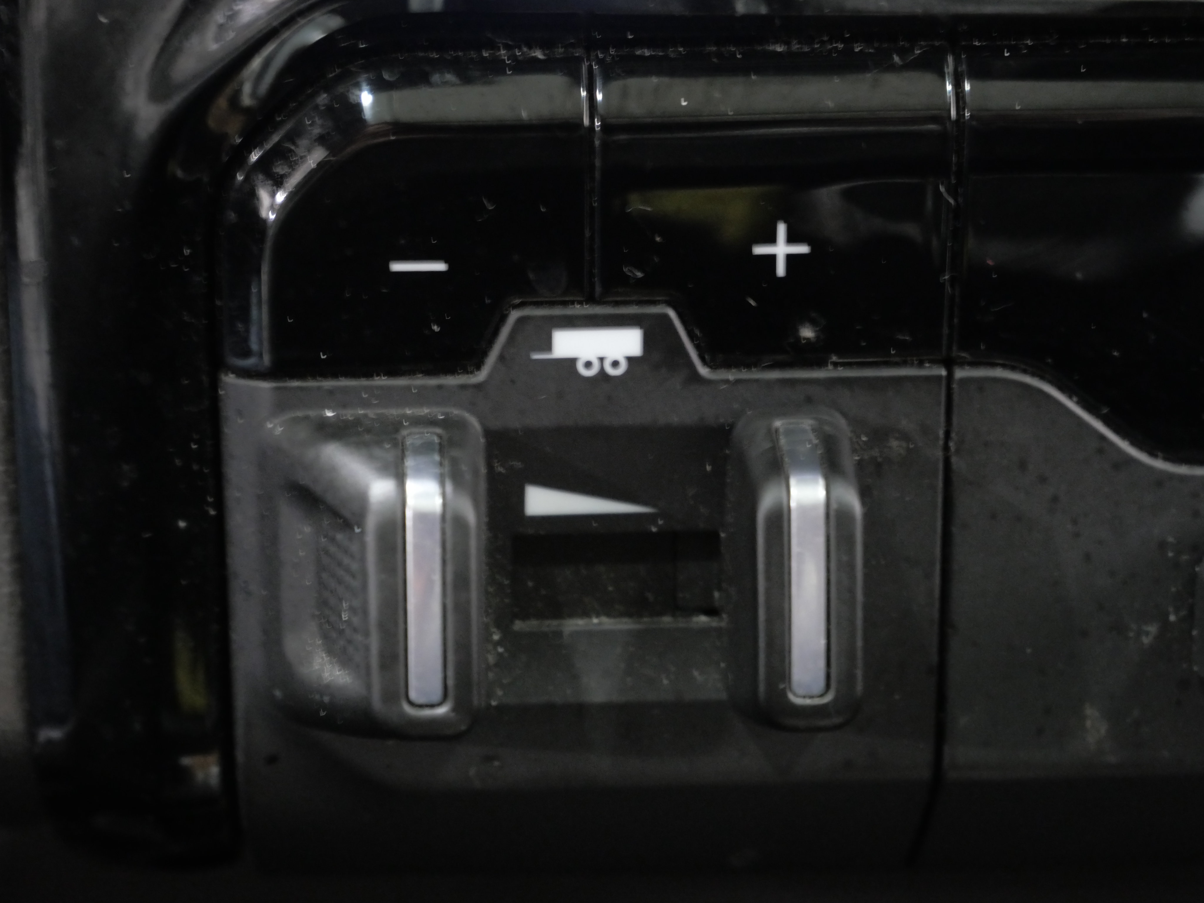 Used 2023 RAM 1500 Laramie AWD/4WD image 19