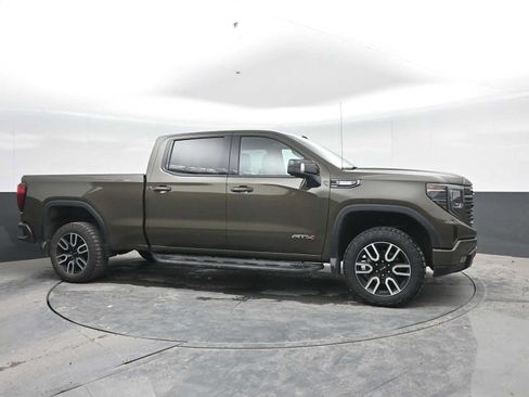 Used 2023 GMC Sierra 1500 AT4 w/ AT4 Premium Package AWD/4WD image 8