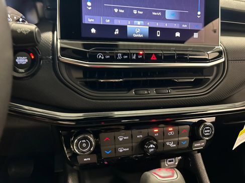 New 2026 Jeep Compass Latitude AWD/4WD image 24