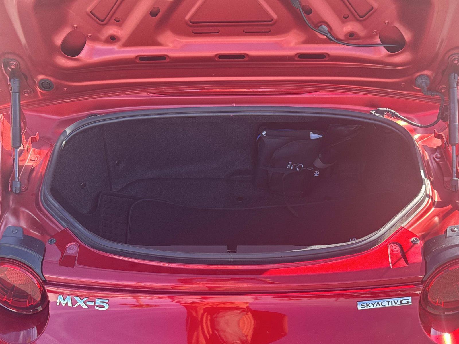 Used 2022 MAZDA MX-5 Miata Club RWD image 5