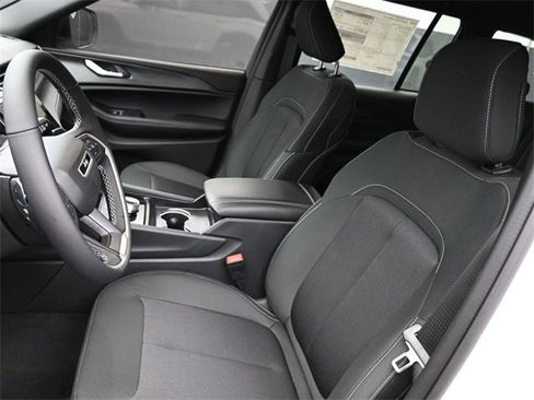 New 2025 Jeep Grand Cherokee Laredo image 13