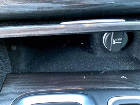 Used 2022 Chrysler 300 Touring w/ Sport Appearance Package image 22