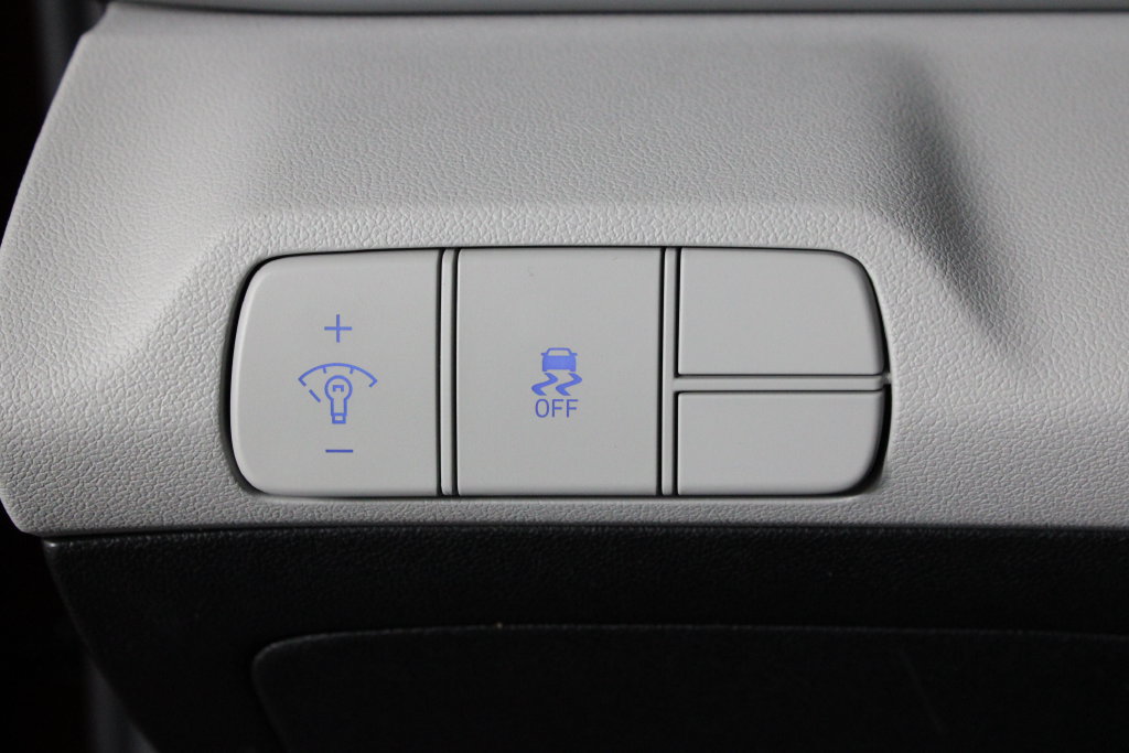 Certified 2024 Hyundai Elantra Limited FWD image 25