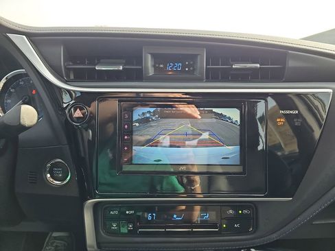 Used 2017 Toyota Corolla L image 27