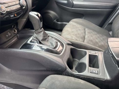 Certified 2022 Nissan Rogue Sport SV FWD image 27