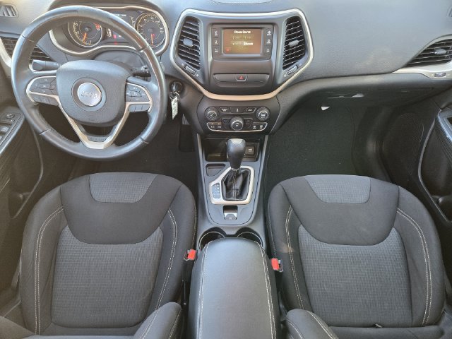 Certified 2016 Jeep Cherokee Latitude FWD image 33