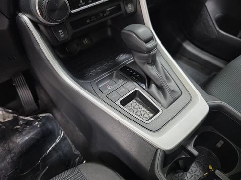 Certified 2025 Toyota RAV4 LE FWD image 22