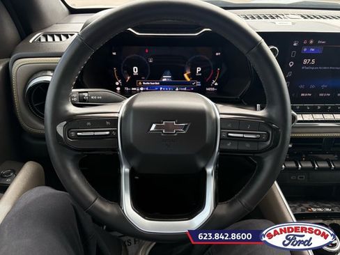 Used 2025 Chevrolet Colorado ZR2 w/ Technology Package AWD/4WD image 13