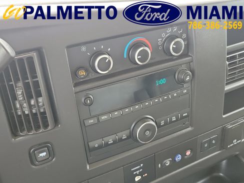 Used 2021 GMC Savana 3500 Extended w/ Power Convenience Package RWD image 17
