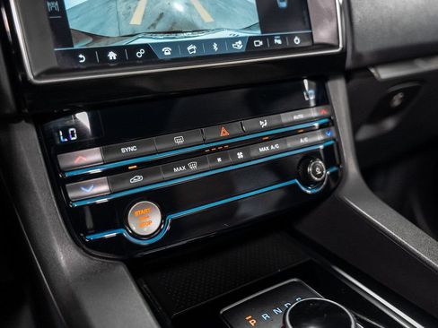 Used 2020 Jaguar F-PACE Premium AWD/4WD image 50