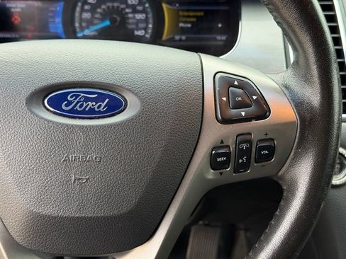 Used 2015 Ford Taurus SEL w/ Equipment Group 201A FWD image 16