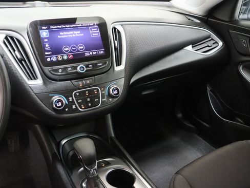 Used 2024 Chevrolet Malibu LT FWD image 16