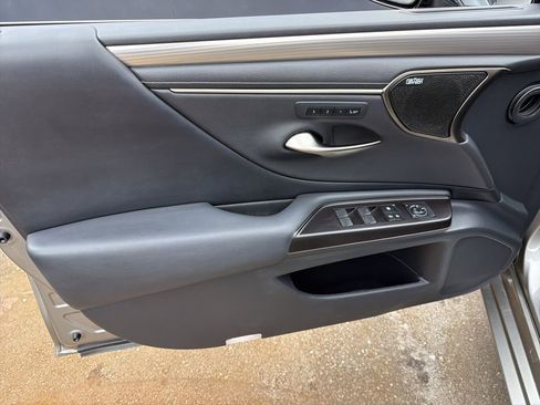 Used 2019 Lexus ES 350 F Sport w/ Accessory Package 2 image 11