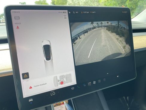 Used 2021 Tesla Model Y Long Range AWD/4WD image 16