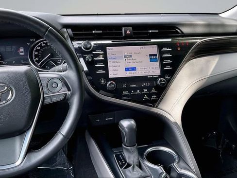 Used 2020 Toyota Camry XLE w/ Carpet Mat Package FWD image 7