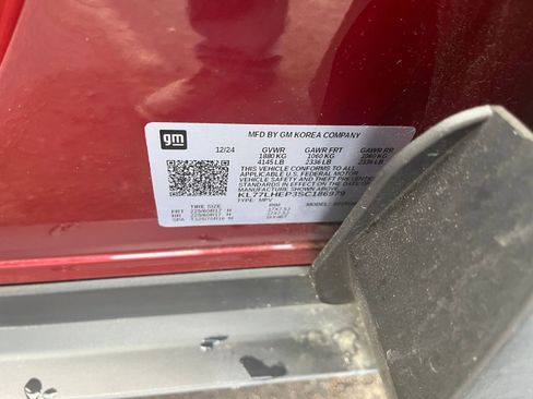 Used 2025 Chevrolet Trax LT image 27