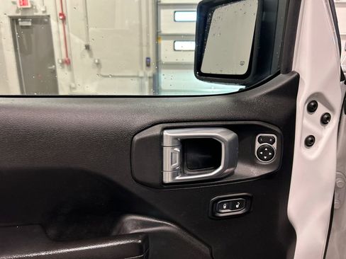 Used 2021 Jeep Wrangler Unlimited Sport image 14