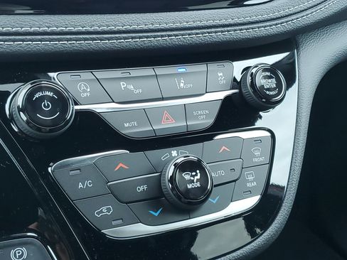 New 2026 Chrysler Pacifica Select image 26