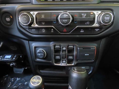 Used 2023 Jeep Gladiator Sport AWD/4WD image 23