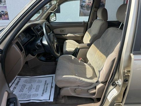 Used 2001 Toyota 4Runner SR5 AWD/4WD image 10