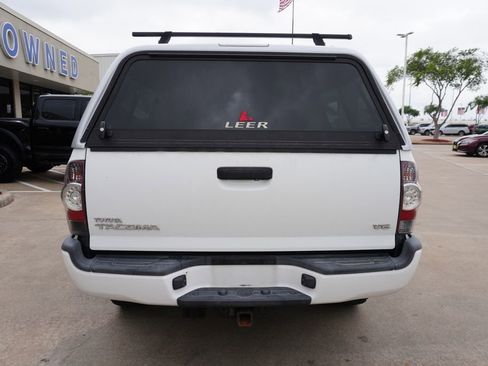 Used 2012 Toyota Tacoma 4x4 Double Cab w/ TRD Sport Pkg image 5