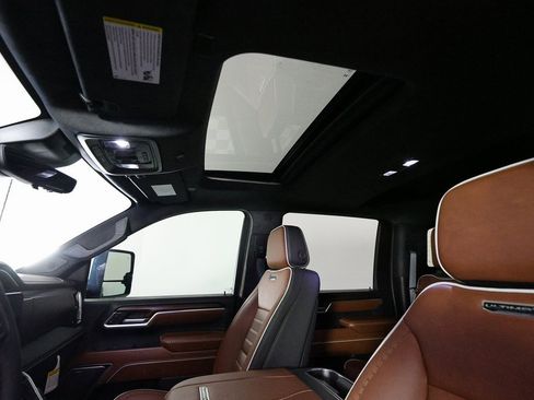 Used 2025 GMC Sierra 3500 Denali Ultimate image 18