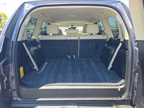 Used 2022 Lexus GX 460 Premium w/ Premium Package AWD/4WD image 16
