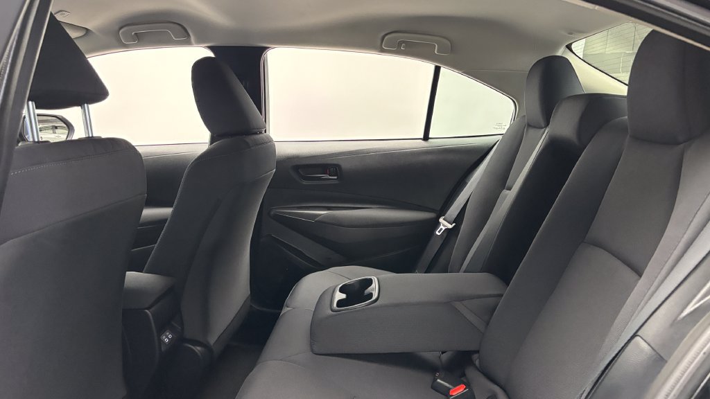 Used 2024 Toyota Corolla LE FWD image 31
