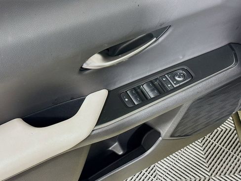 Certified 2025 Lexus UX 300h FWD image 18