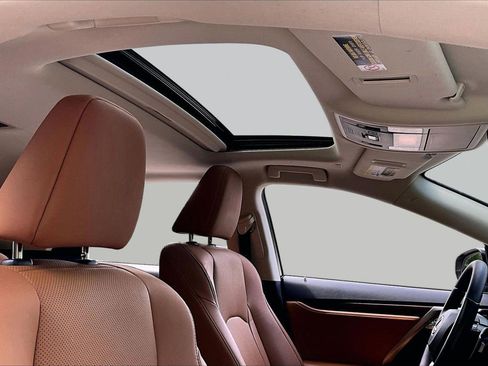 Used 2022 Lexus RX 350 FWD w/ Premium Package image 16