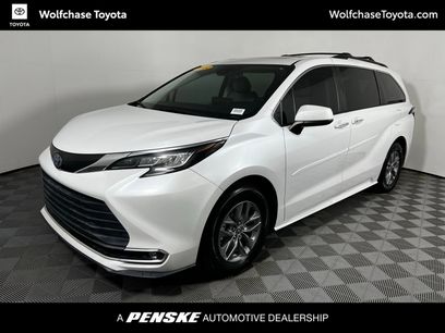 Used 2022 Toyota Sienna XLE