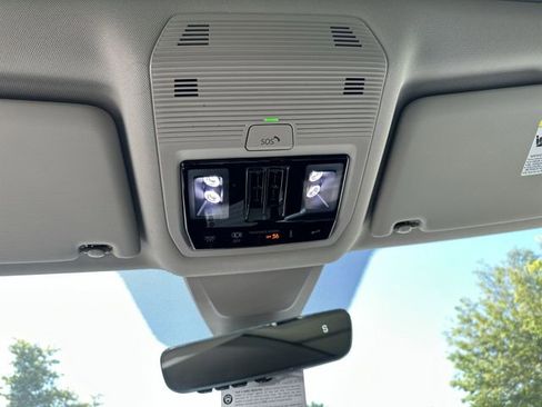 Certified 2024 Volkswagen Atlas SEL AWD/4WD image 18