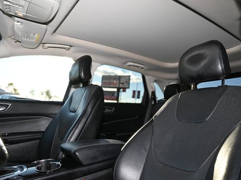 Used 2017 Ford Edge Titanium w/ Equipment Group 302A FWD image 18