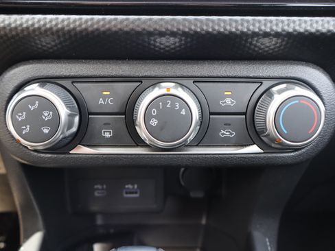 Used 2023 Nissan Kicks SV w/ Interior Electronics Package FWD image 21