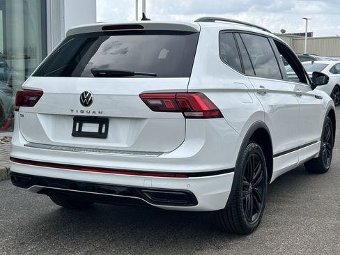 Certified 2022 Volkswagen Tiguan SE R-Line image 7