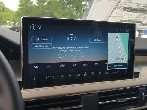 New 2026 Lincoln Corsair Premiere FWD image 15