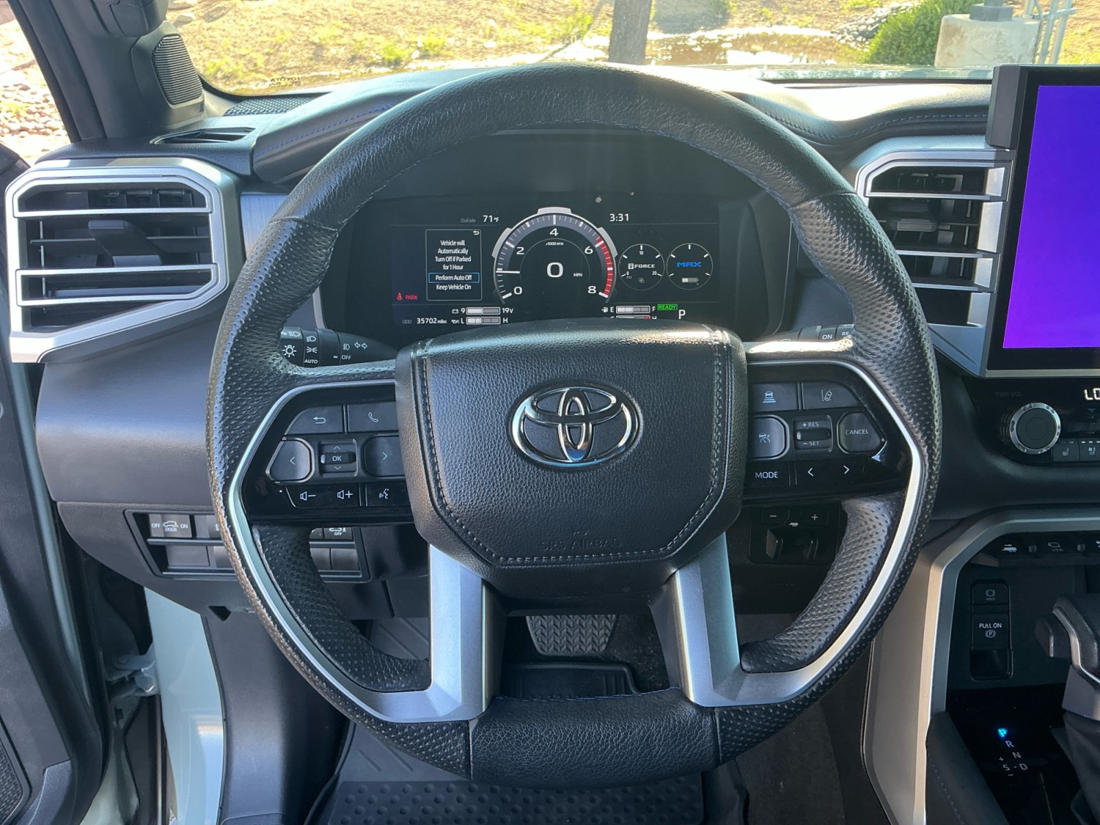 Used 2025 Toyota Sequoia Platinum AWD/4WD image 9