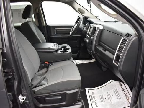 Used 2024 RAM 1500 Classic SLT AWD/4WD image 16