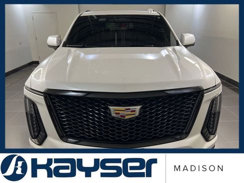 Used 2025 Cadillac Escalade ESV Sport w/ Touring Package AWD/4WD image 2