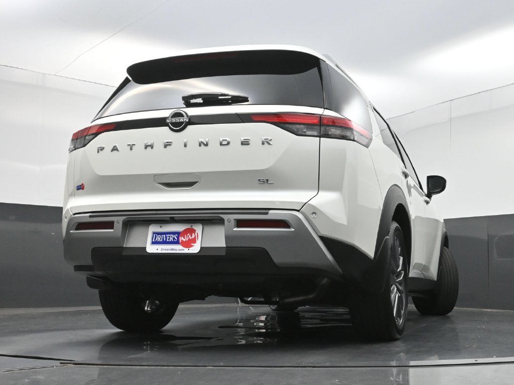 Used 2024 Nissan Pathfinder SL w/ SL Premium Package FWD image 32