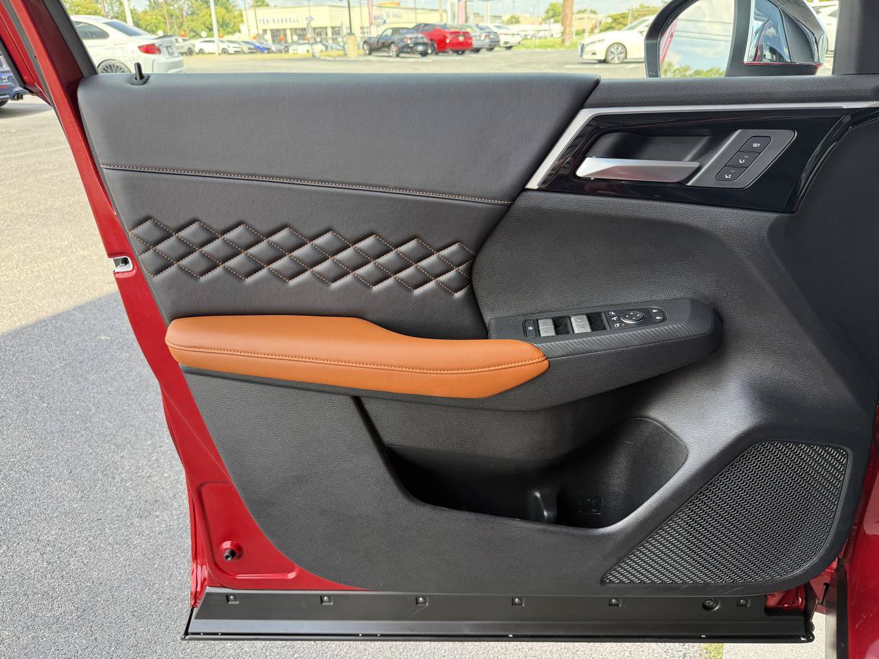 Used 2025 Mitsubishi Outlander SEL AWD/4WD image 9
